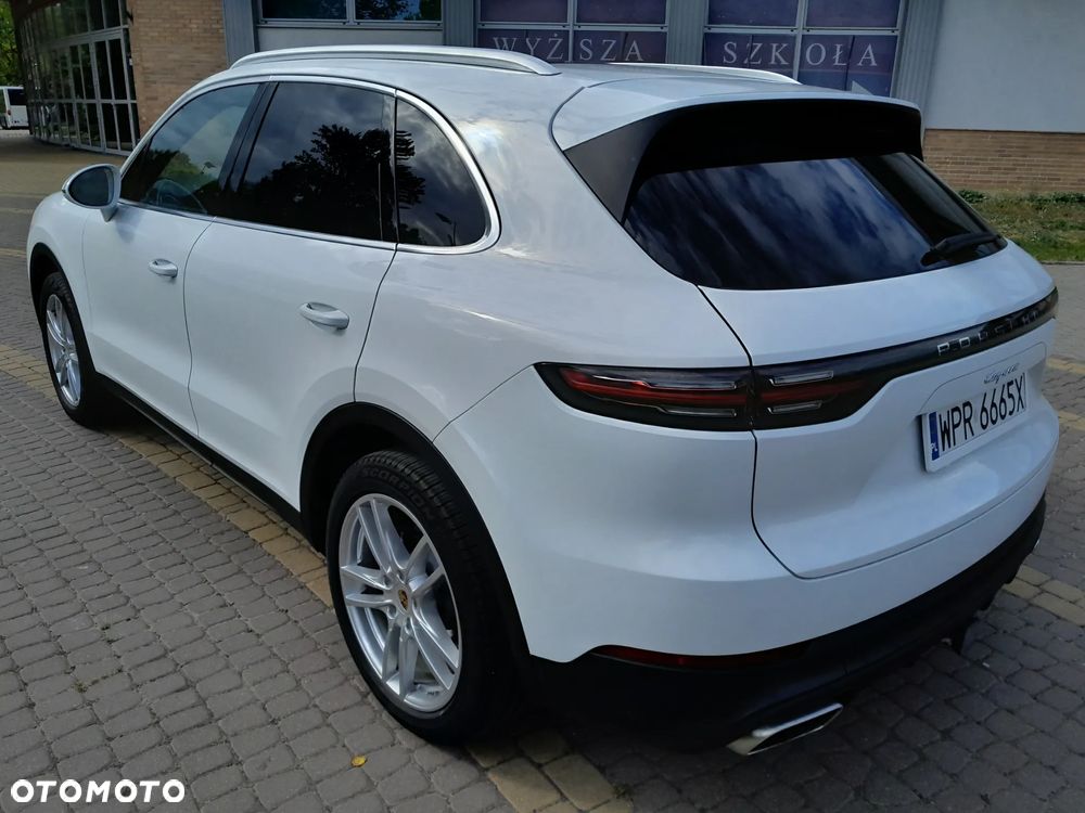 Porsche Cayenne - 2