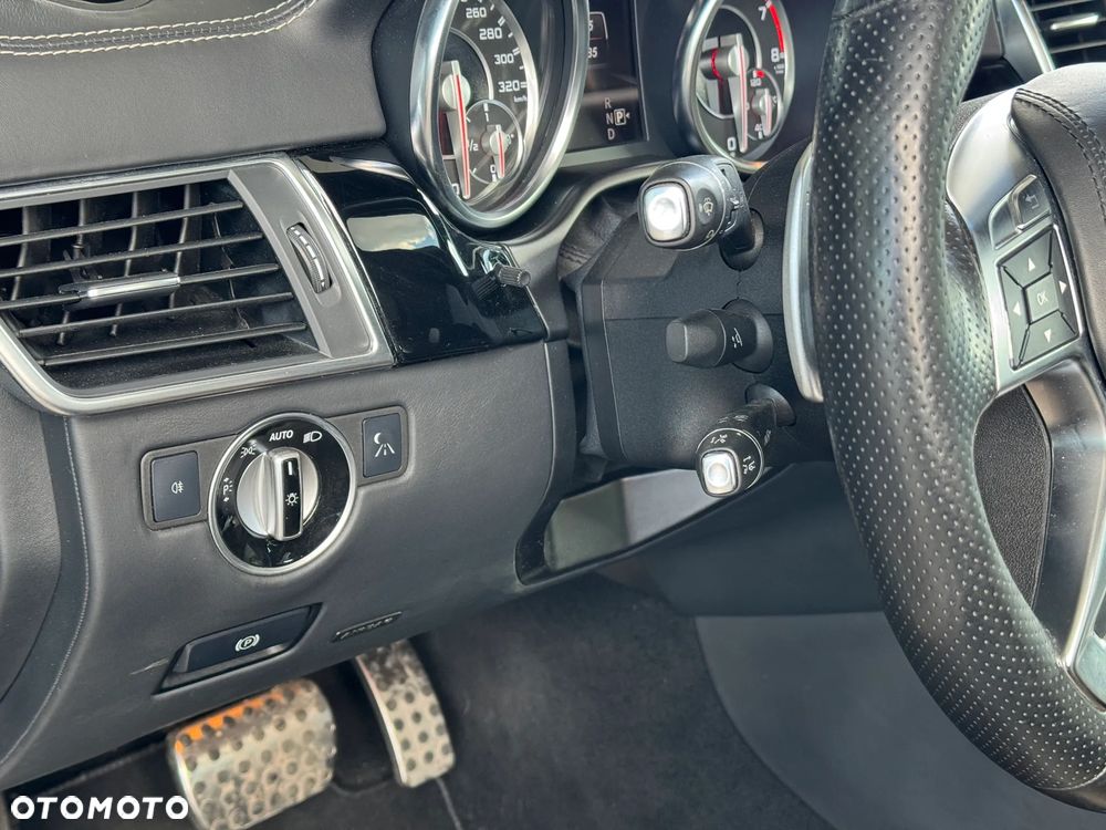 Mercedes-Benz ML 63 AMG 4-Matic - 33