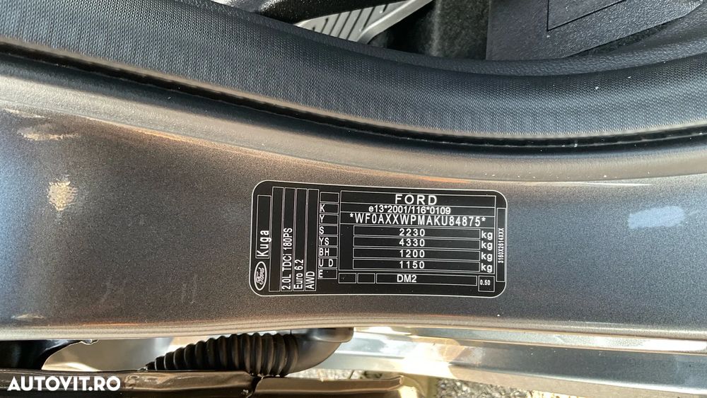 Ford Kuga 2.0 TDCi 4WD Powershift ST-Line - 32