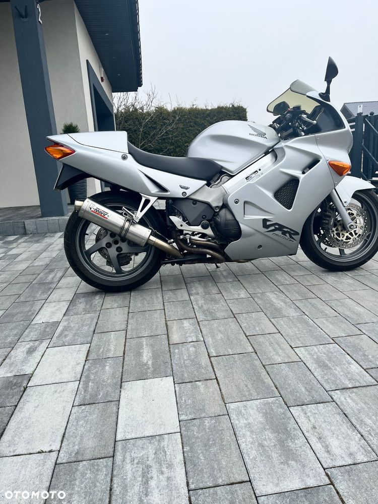 Honda VFR - 1
