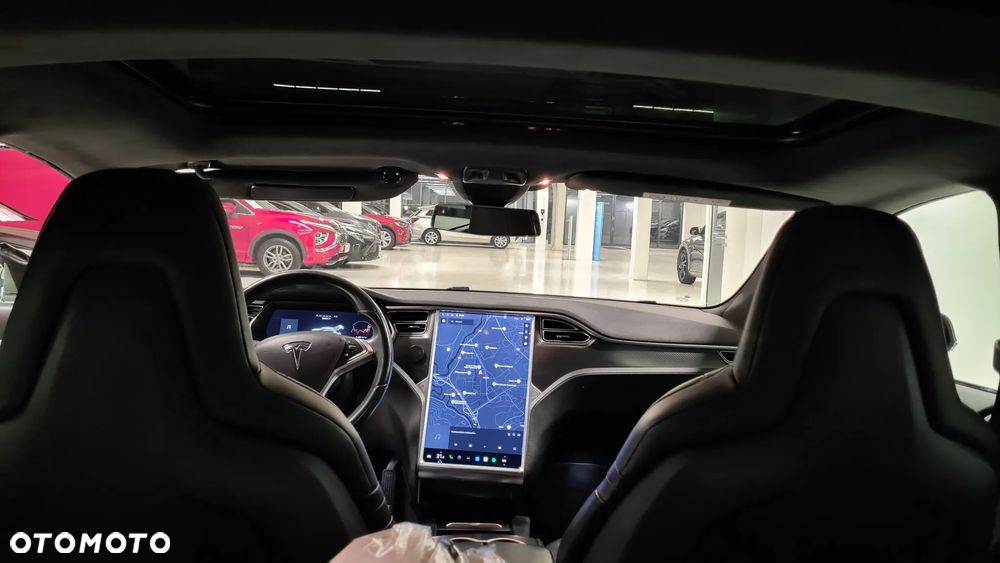 Tesla Model S - 21