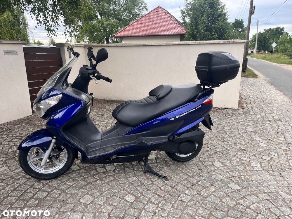 Suzuki Burgman - 4