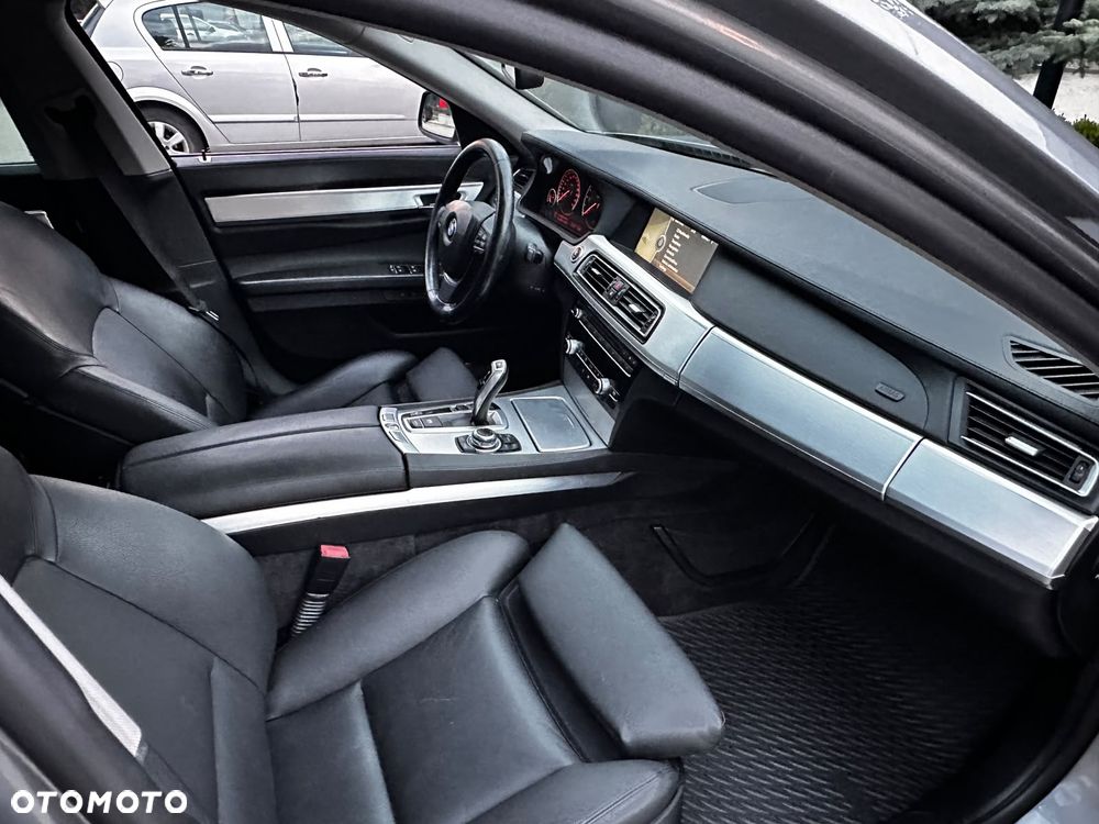BMW Seria 7 730d - 25