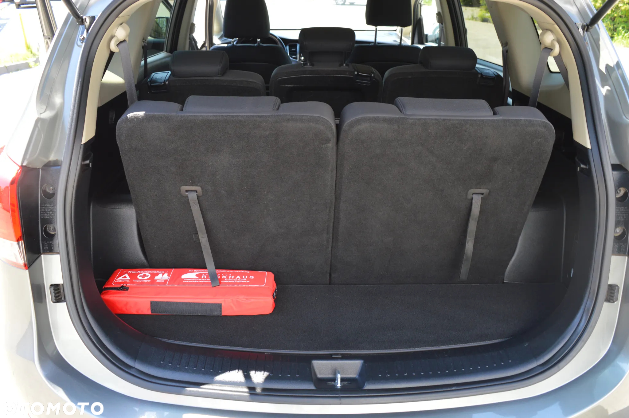 Kia Carens 1.6 GDI Dream Team Edition - 14