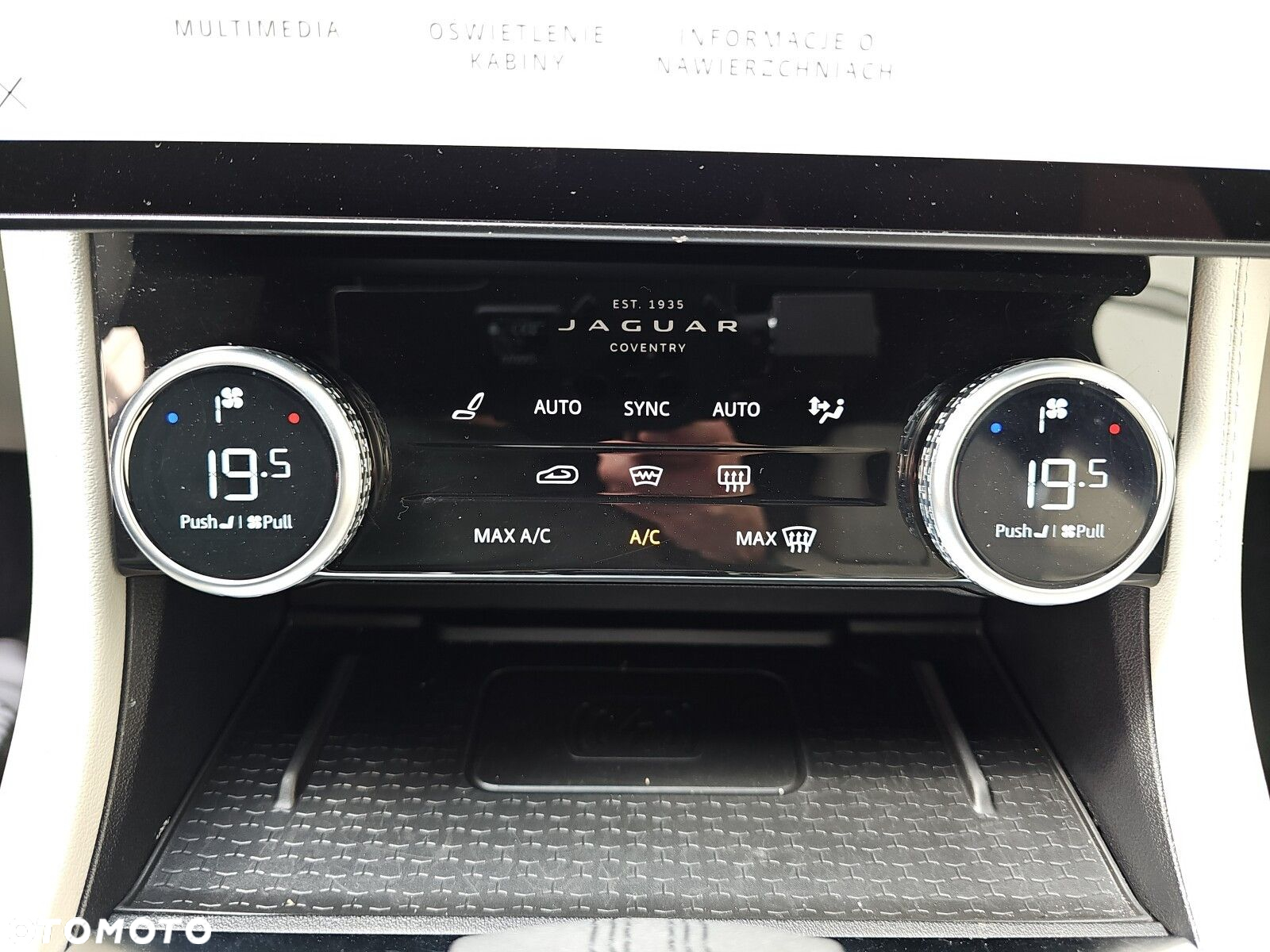 Jaguar F-Pace - 25