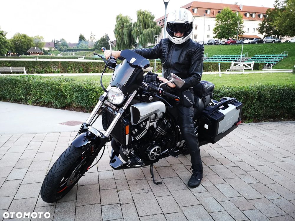 Yamaha V-MAX - 1