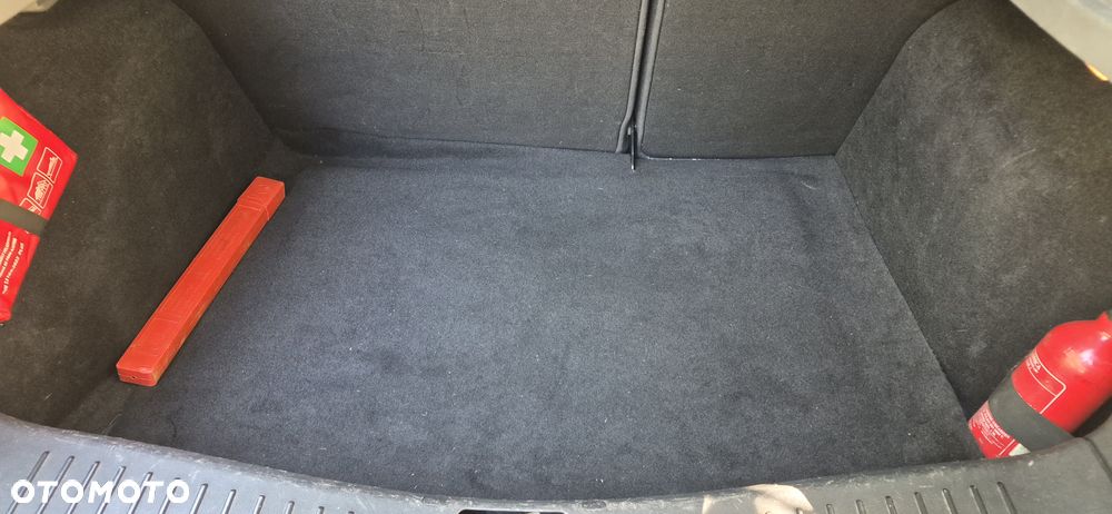 Ford Focus 1.6 16V Ambiente - 14