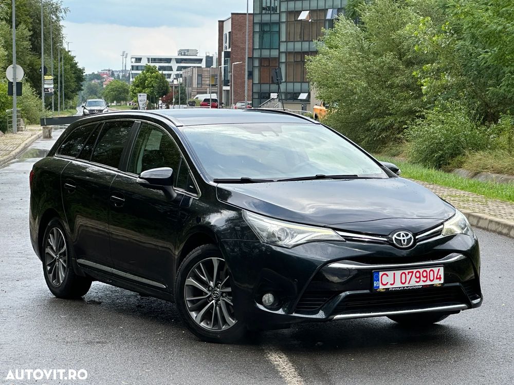 Toyota Avensis Touring Sports 1.6 D-4D Executive - 3