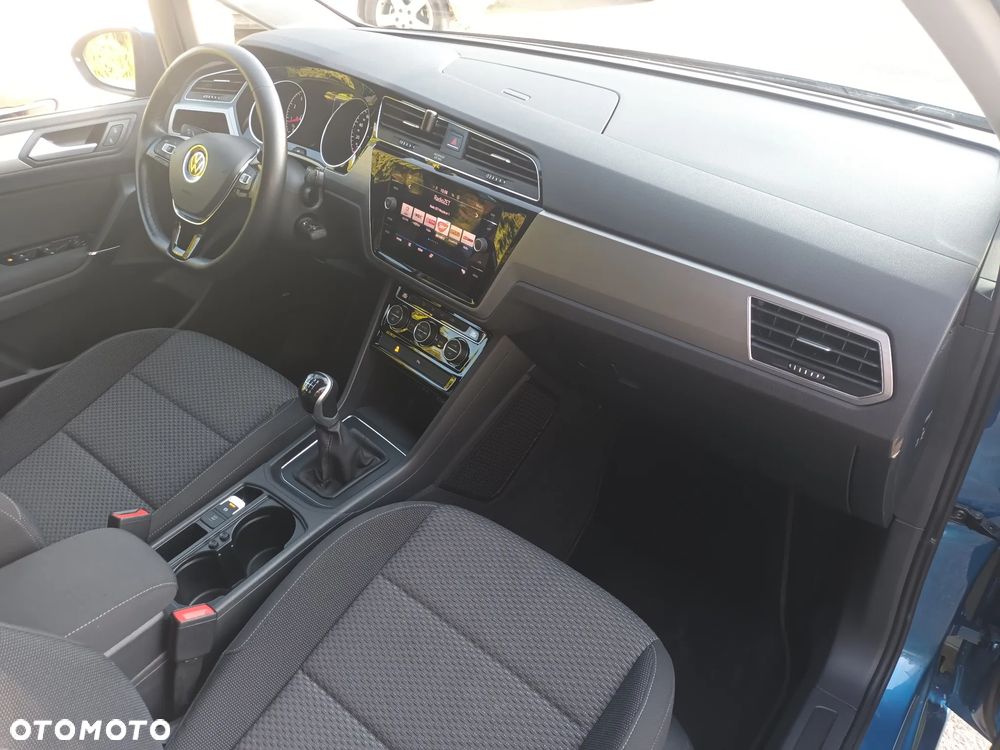 Volkswagen Touran 1.5 TSI EVO Comfortline Plus - 12