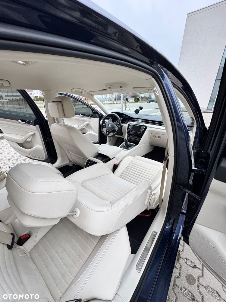 Volkswagen Passat - 17