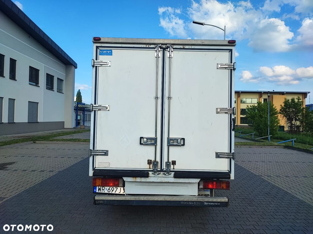 Mercedes-Benz Sprinter 413 - 7