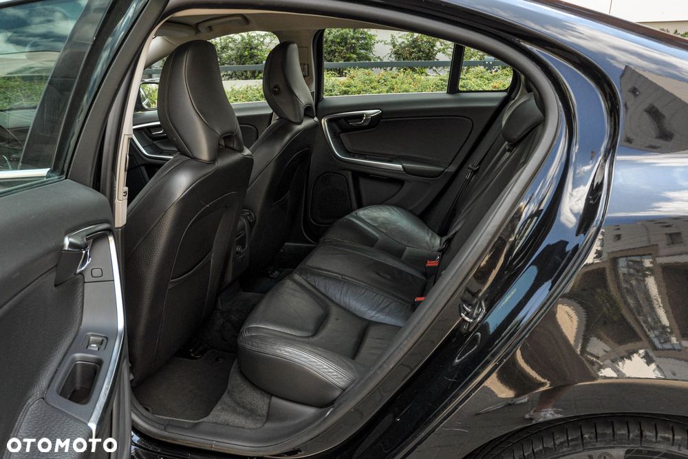 Volvo S60 D2 Momentum - 8