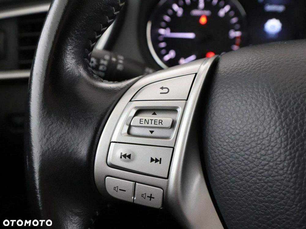 Nissan Qashqai 1.6 DCi Xtronic TEKNA - 29