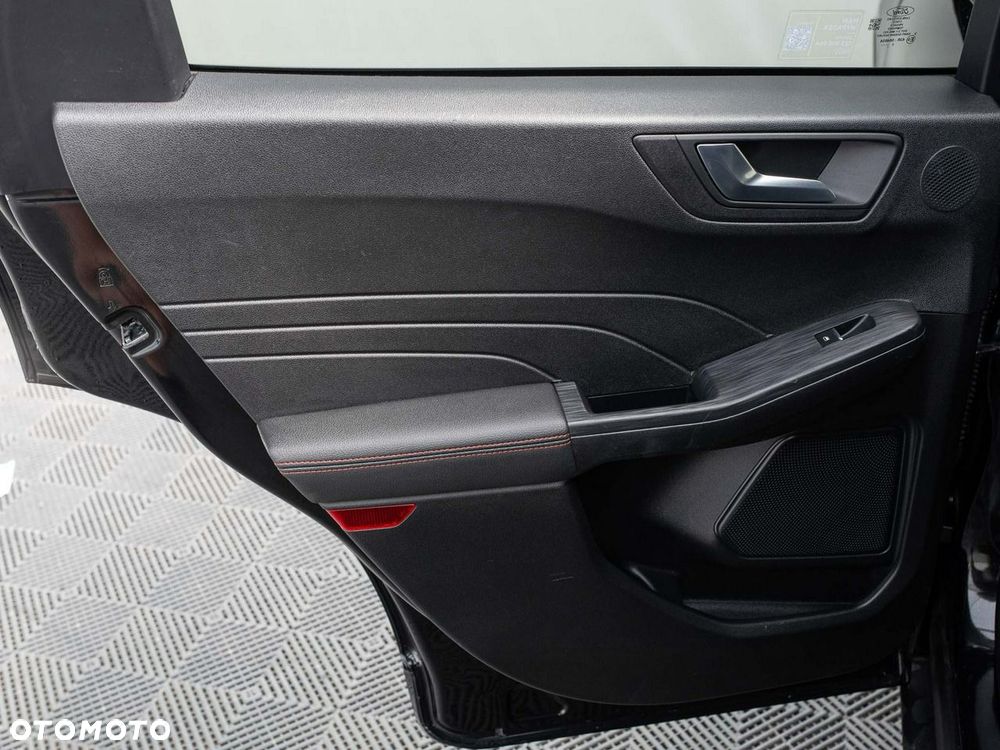 Ford Kuga - 24