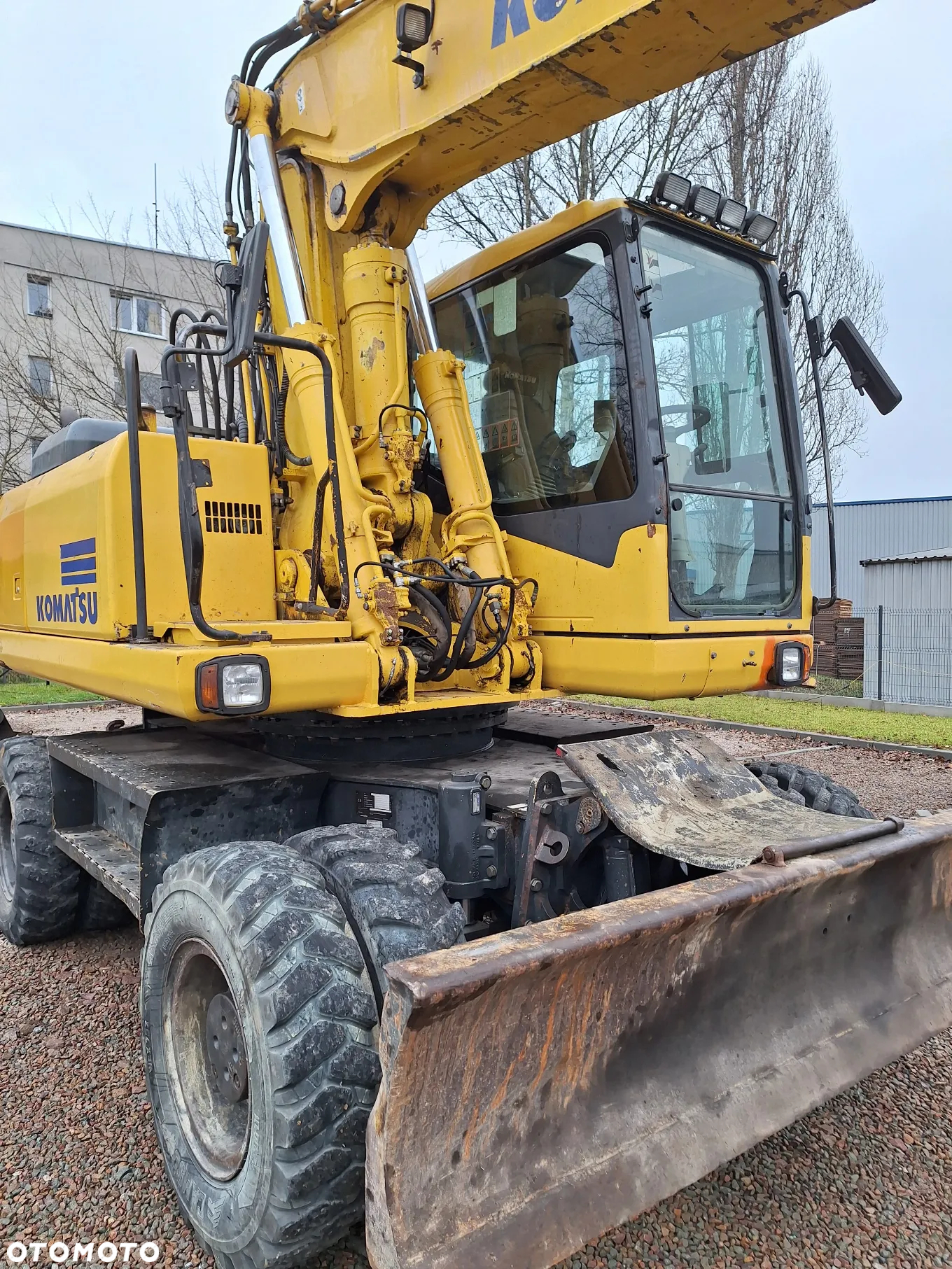 Komatsu PW 220 - 7E0 - 3
