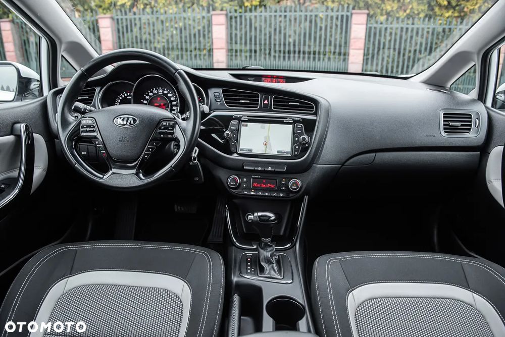 Kia Ceed 1.6 GDI DCT Platinum Edition - 27