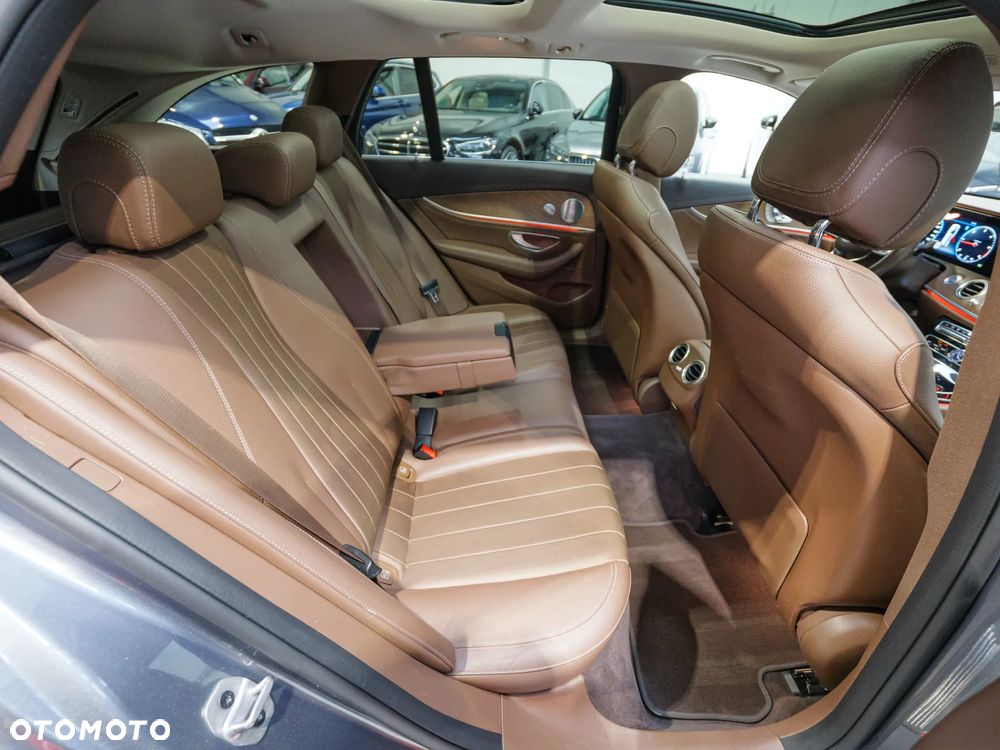 Mercedes-Benz Klasa E 220 d 4-Matic All-Terrain - 20