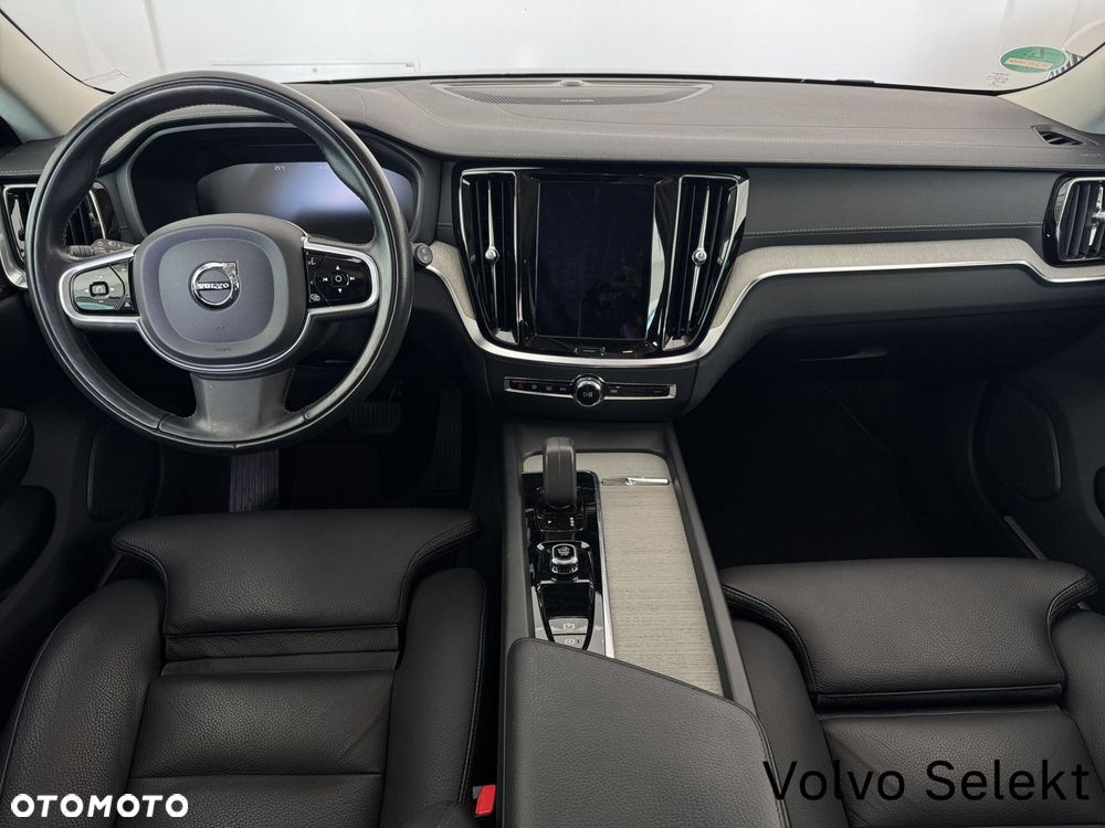 Volvo V60 Cross Country - 11
