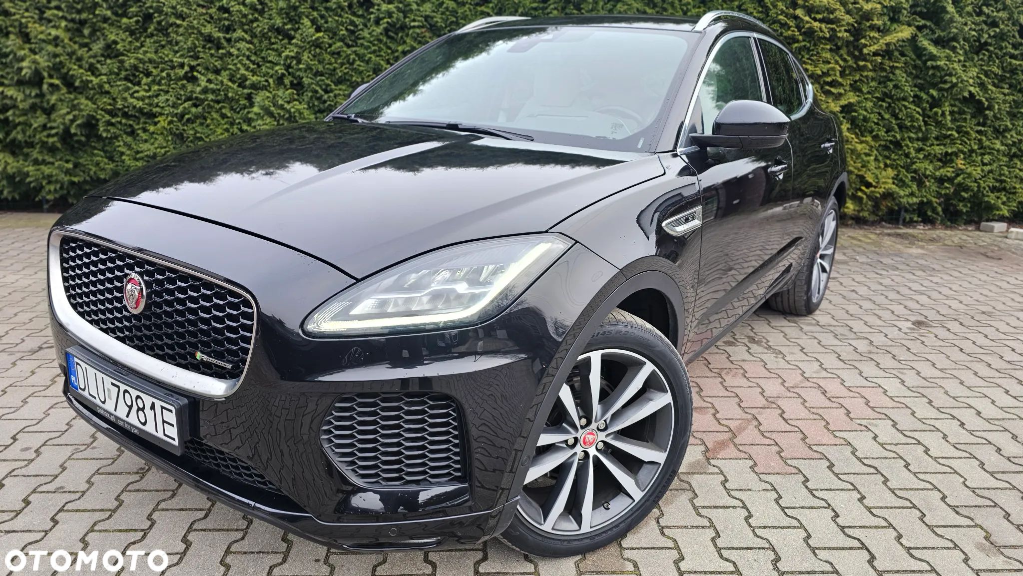 Jaguar E-Pace 2.0 i4D AWD R-Dynamic S - 1