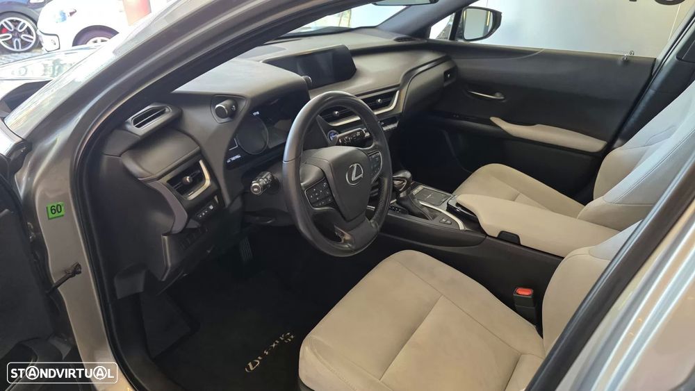 Lexus UX 250h Executive - 6