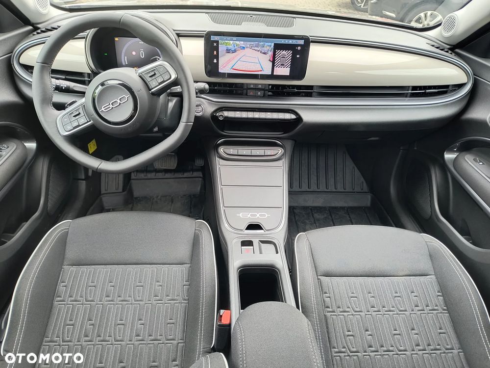 Fiat 600 1.2 Turbo Icon eDCT - 11