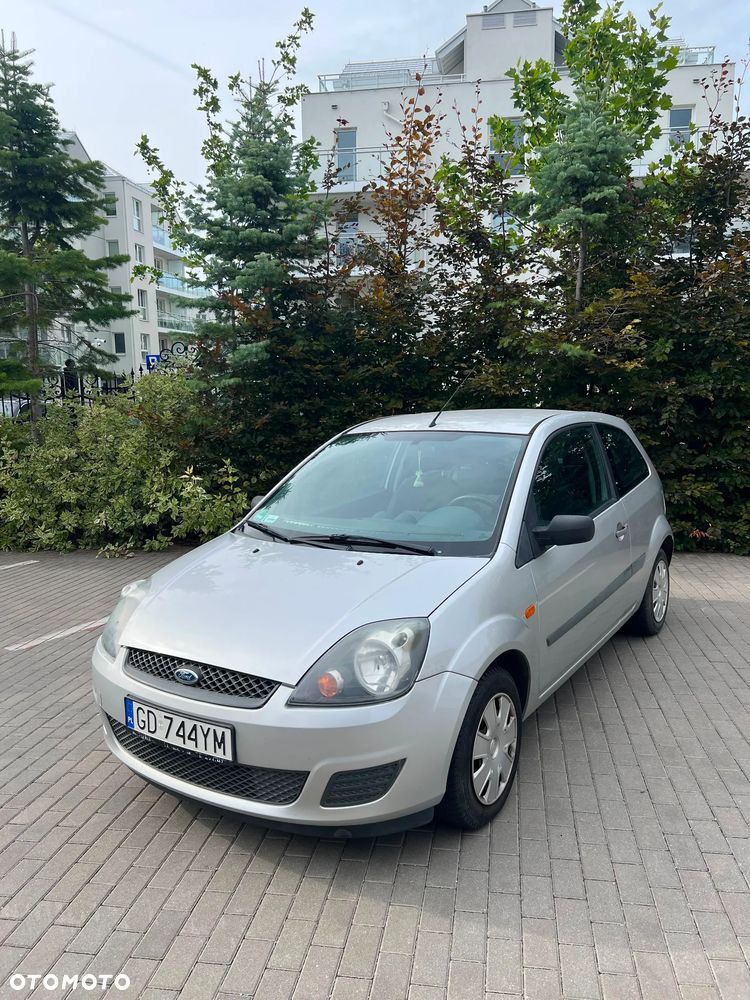 Ford Fiesta 1.3 Ambiente - 1