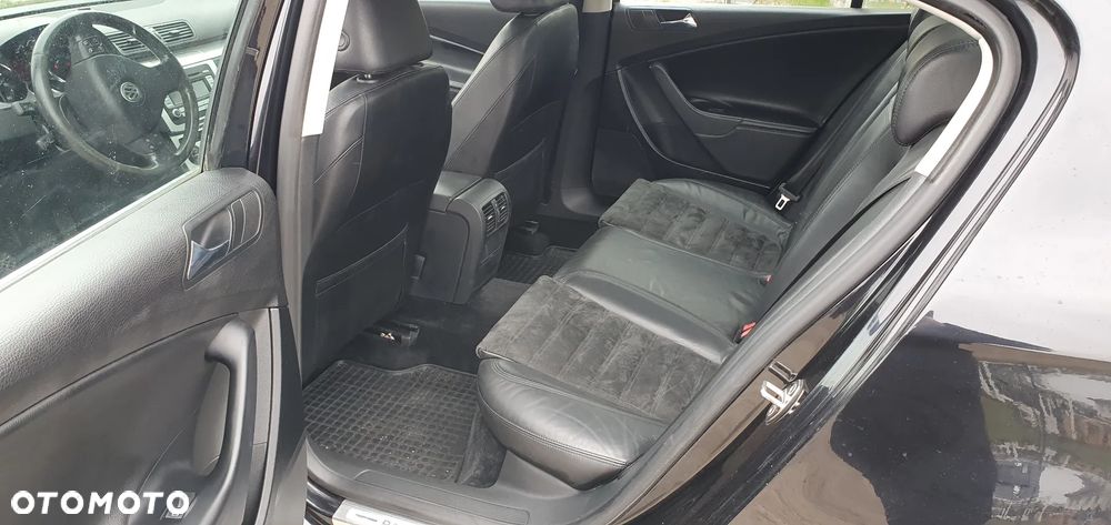 Volkswagen Passat 2.0 TDI DPF Sportline - 9
