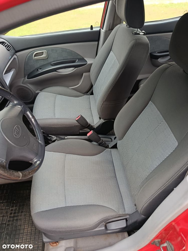 Kia Picanto - 10