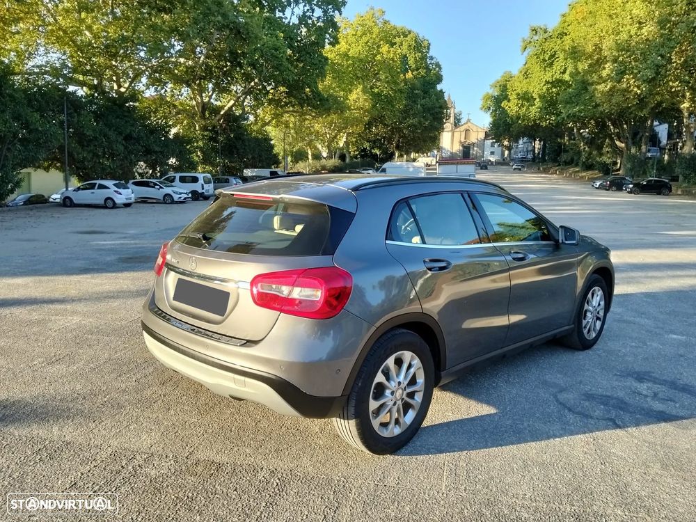 Mercedes-Benz GLA 180 - 2