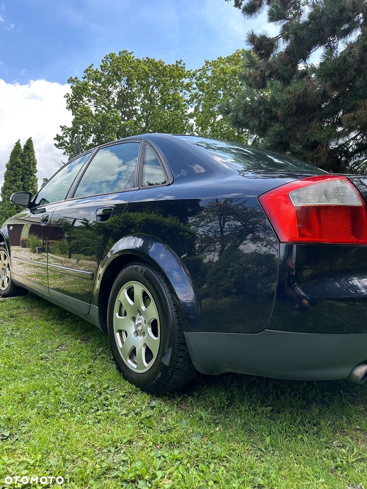 Audi A4 Limousine 1.8T - 4