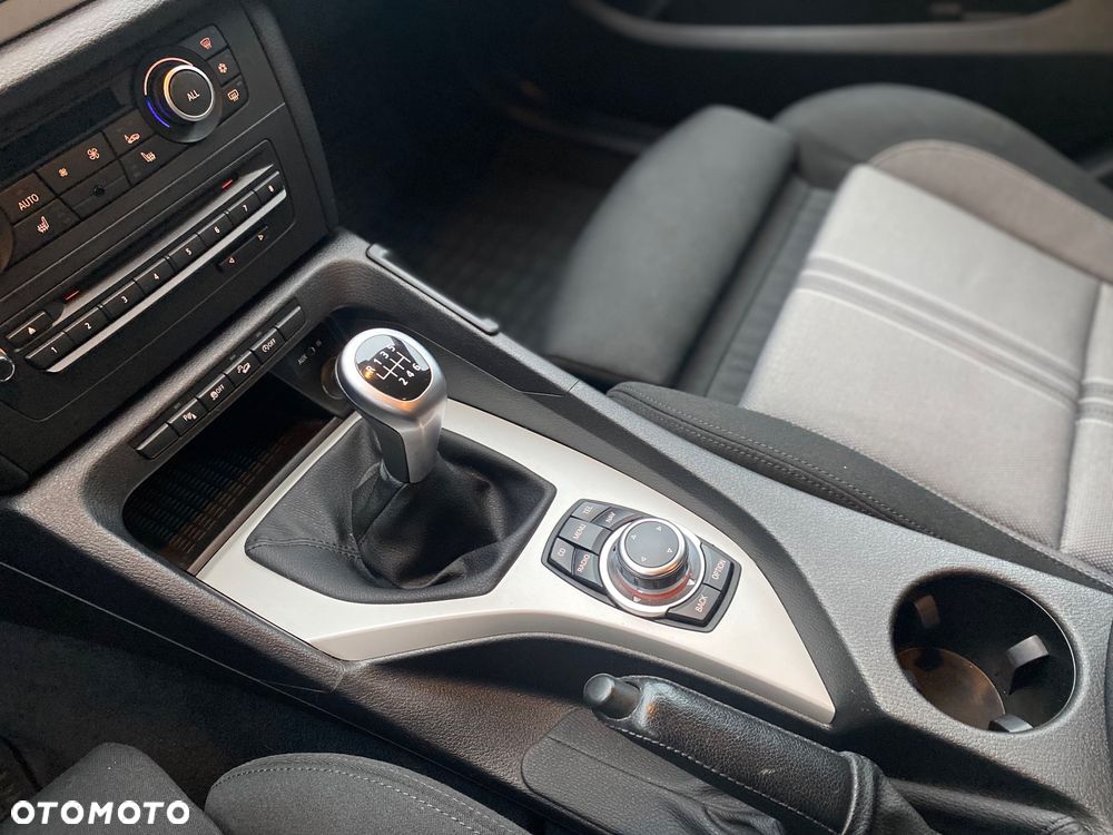 BMW X1 xDrive18d - 14