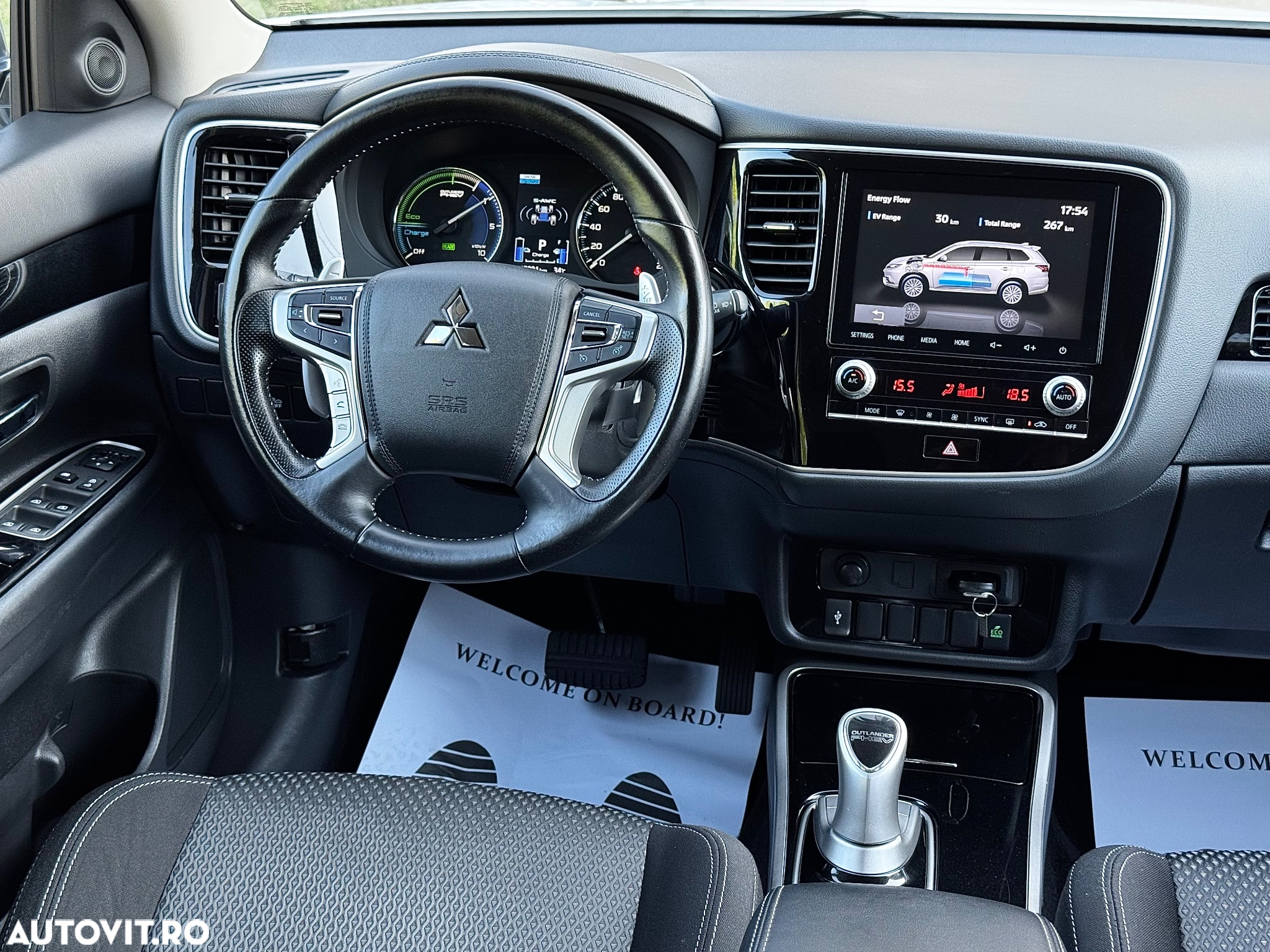 Mitsubishi Outlander - 25