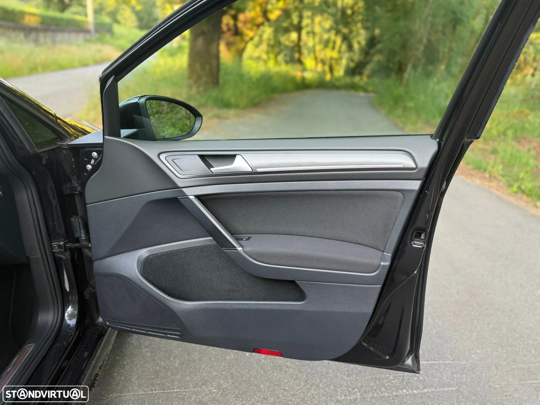 VW Golf 2.0 TSI GTI DSG - 32