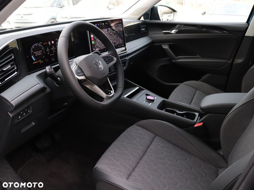 Volkswagen Tiguan - 11
