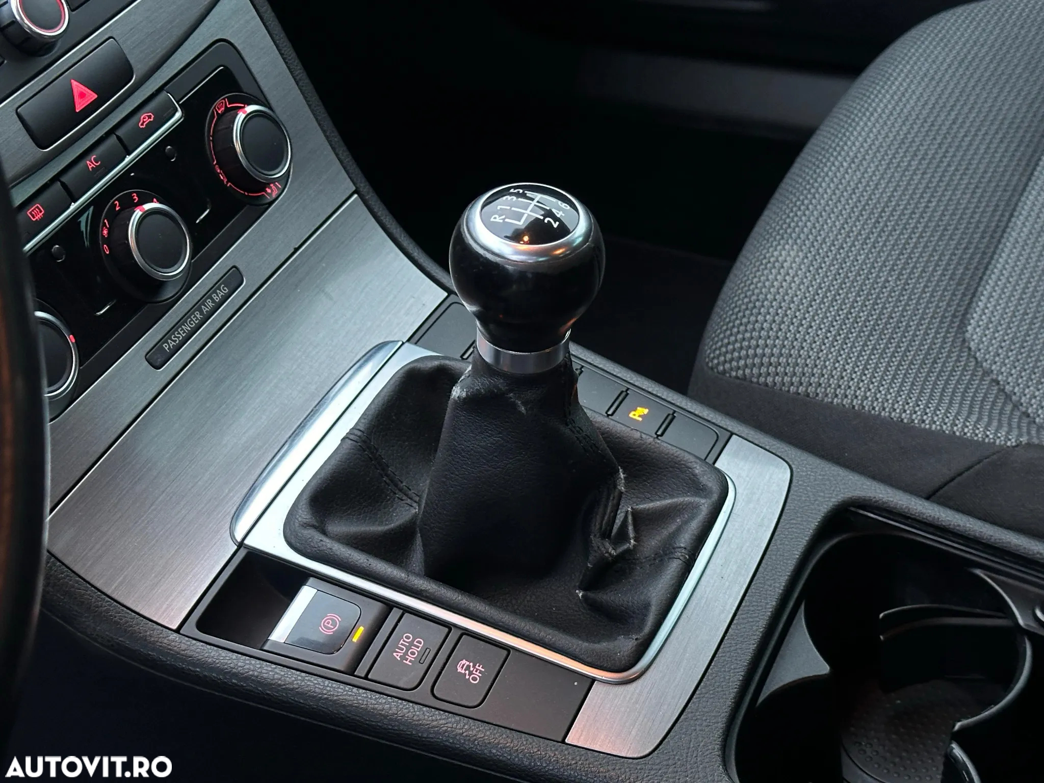Volkswagen Passat - 15