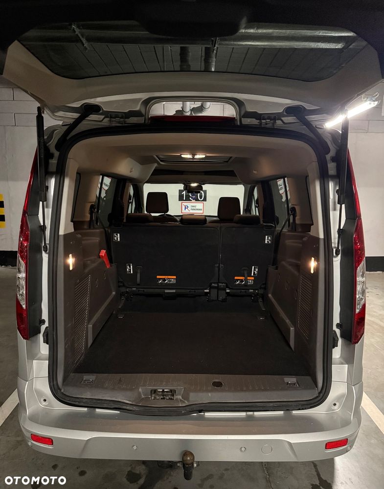 Ford Tourneo Connect Grand - 23