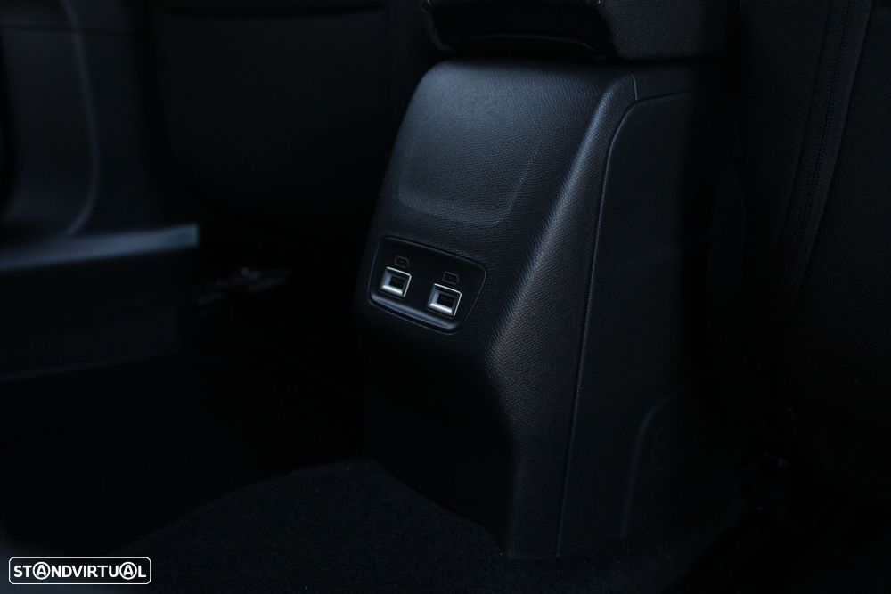 Peugeot e-2008 50 kWh Allure - 33