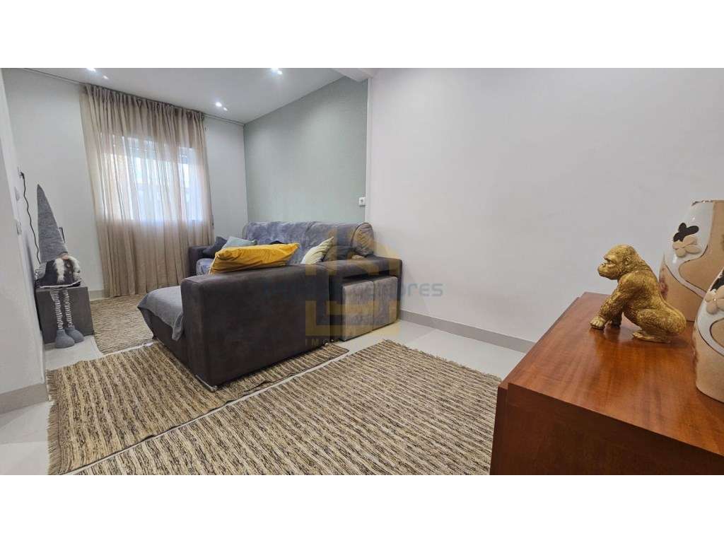 Moradia T2+1 Totalmente Renovada - 100m da Praia | Vila do Conde - Grande imagem: 2/34