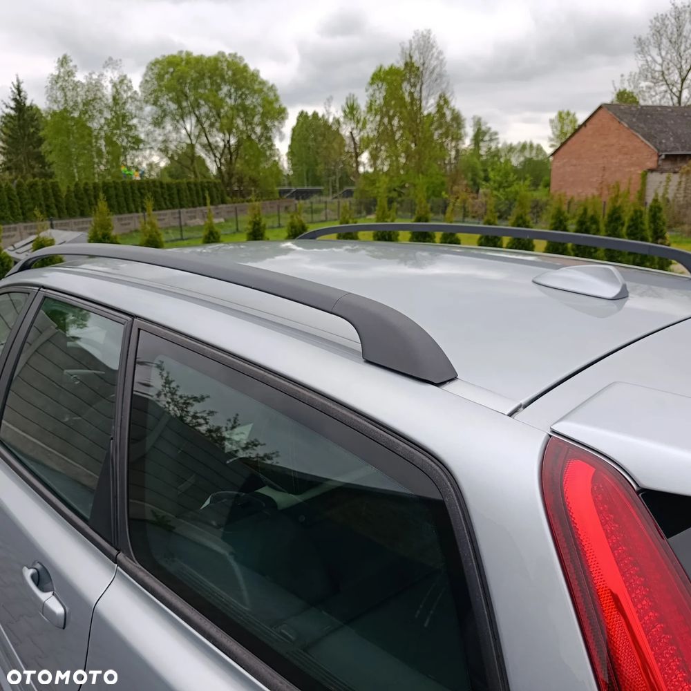 Volvo V50 2.0D R-Design Momentum - 17