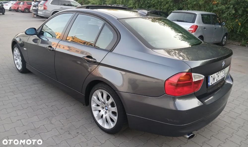 BMW Seria 3 318i - 5