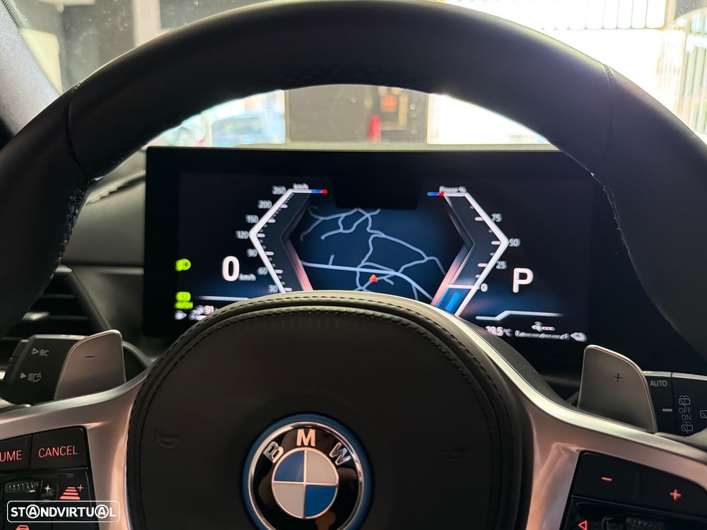 BMW 320 e Pack Desportivo M Auto - 11