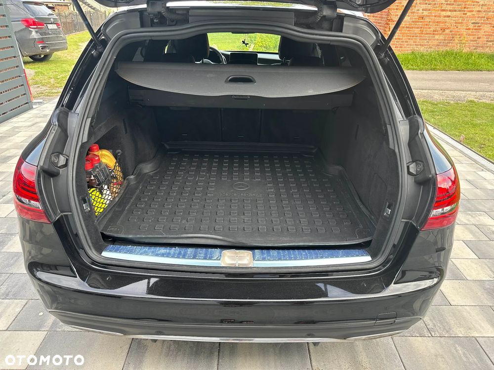 Mercedes-Benz Klasa C 300 d 4MATIC 9G-TRONIC - 26
