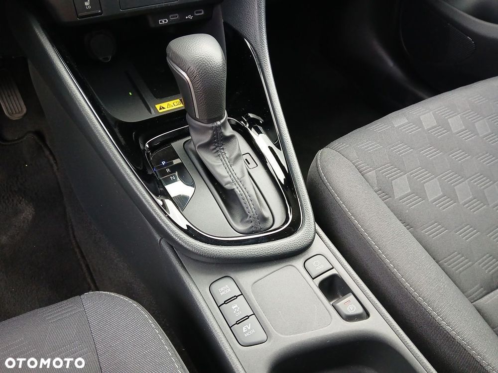 Toyota Yaris Hybrid 1.5 Style - 36