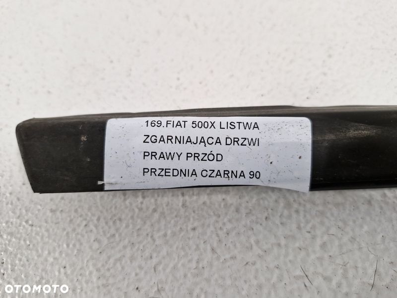 FIAT 500X LISTWA ZGARNIAJĄCA DRZWI PRAWY PRZÓD PRAWA PRZEDNIA CZARNA - 4