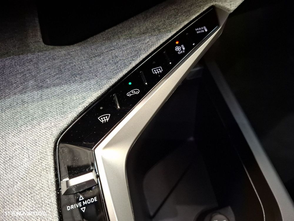 Peugeot 3008 1.2 Hybrid Allure e-DCS6 - 20