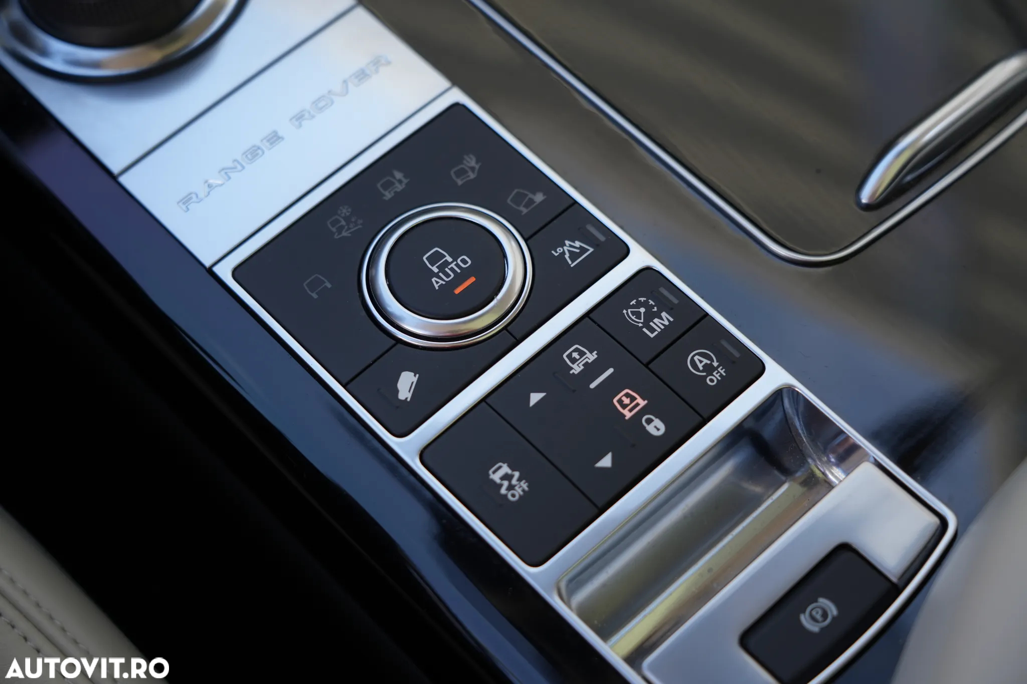 Land Rover Range Rover 4.4 I SDV8 Vogue - 13