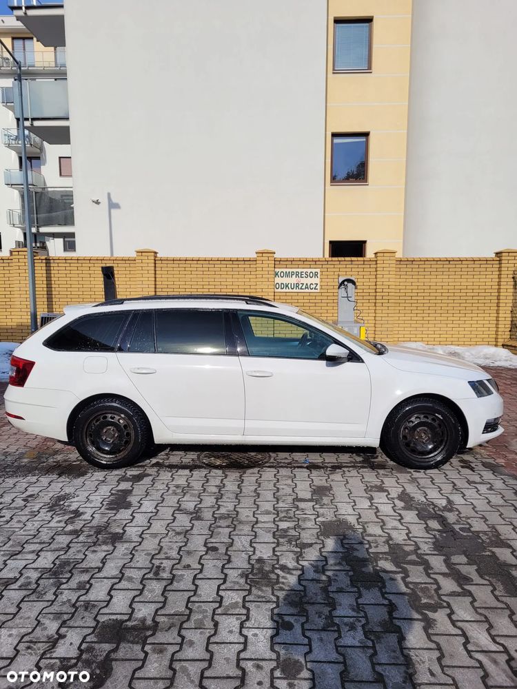 Skoda Octavia 1.6 TDI Ambition - 2