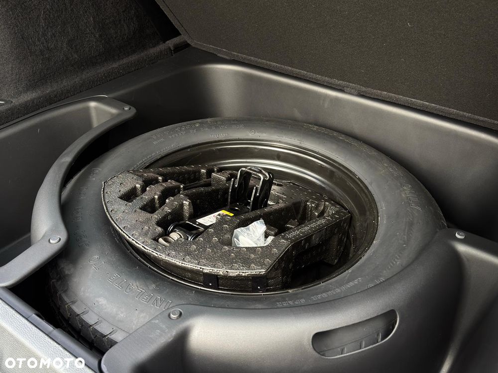 Jeep Grand Cherokee - 15