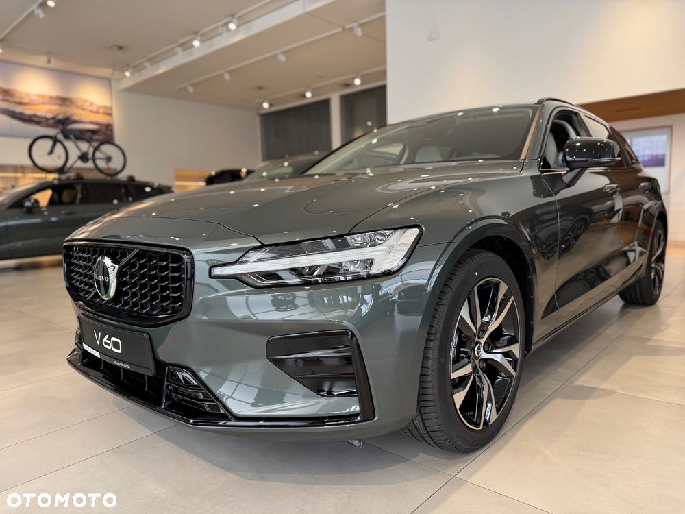 Volvo V60 B4 B Plus Dark