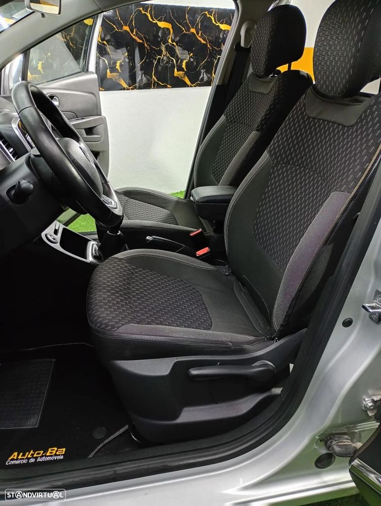 Renault Captur 0.9 TCE Exclusive - 18